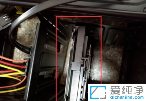 台式主机加装硬盘方法