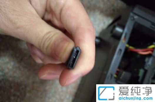 台式主机加装硬盘方法